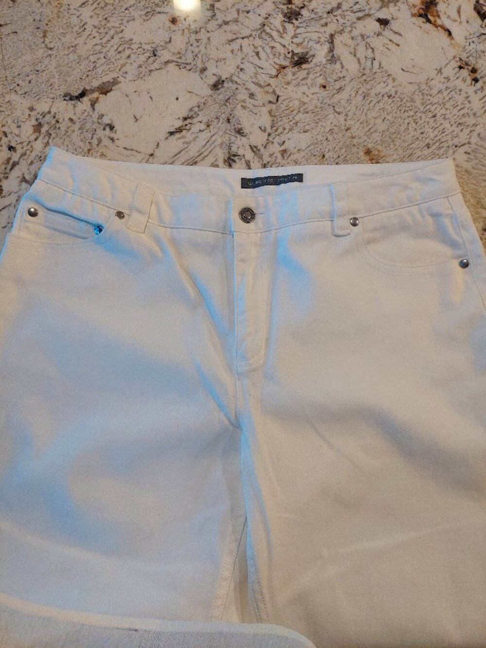 Liz Clayborn white straight leg jean embellished back pocket size 12R